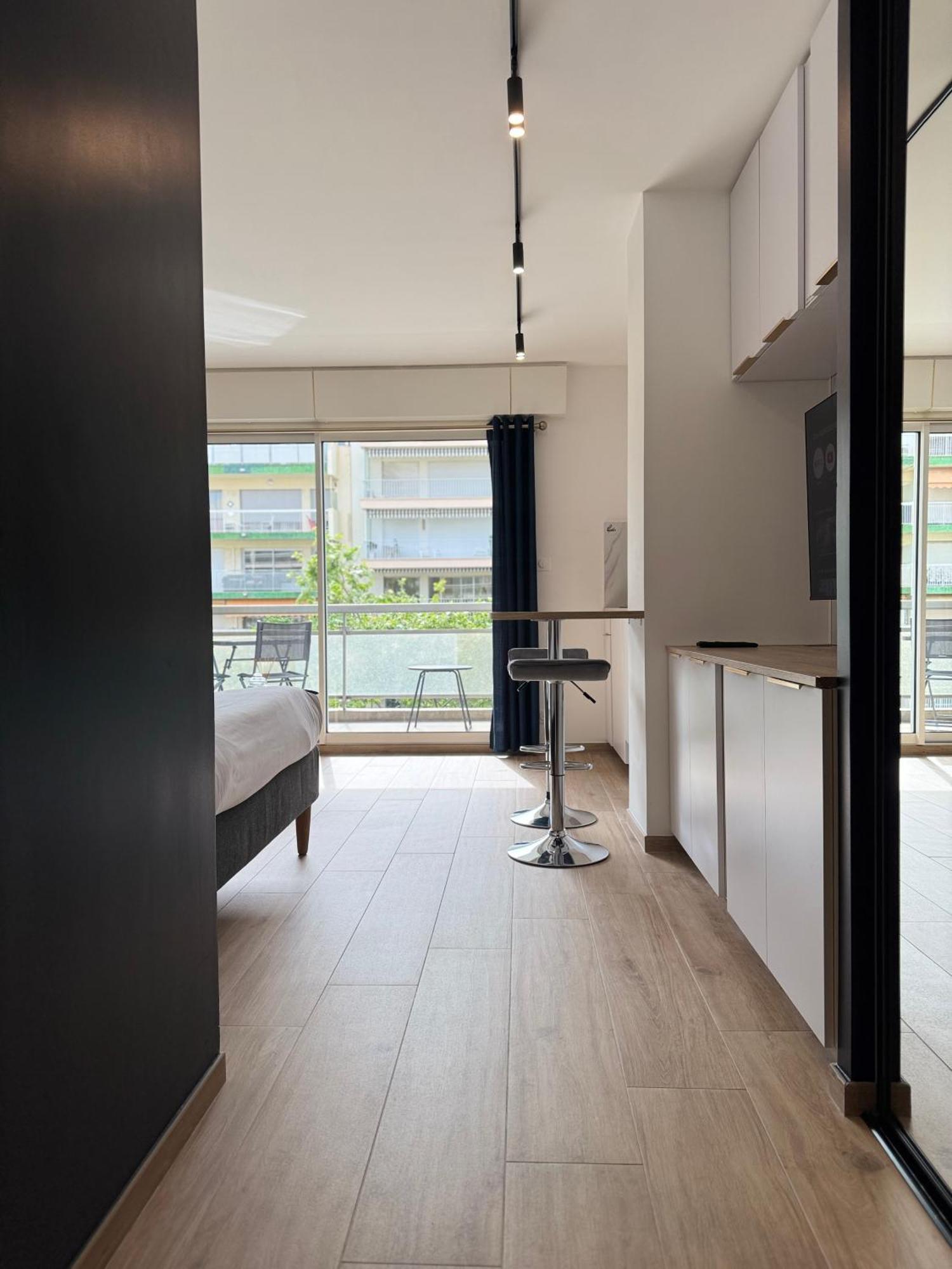 Cosy Appartement, Centre-Ville Cannes, Terrasse, Clim 外观 照片